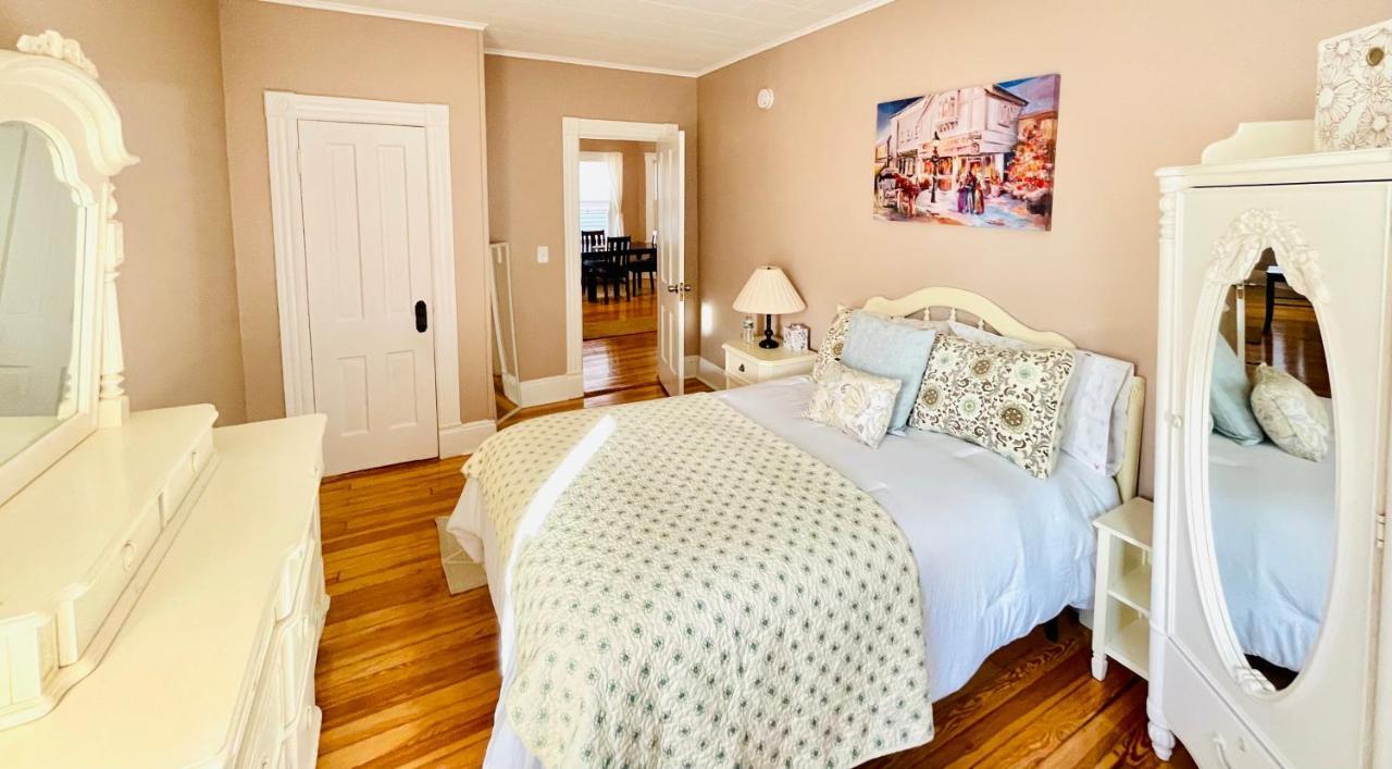 Delightful 2Br Apartment With Balcony - 15 Min From Mohegan Sun- Foxwoods Casinos & Mystic Нью-Лондон Экстерьер фото
