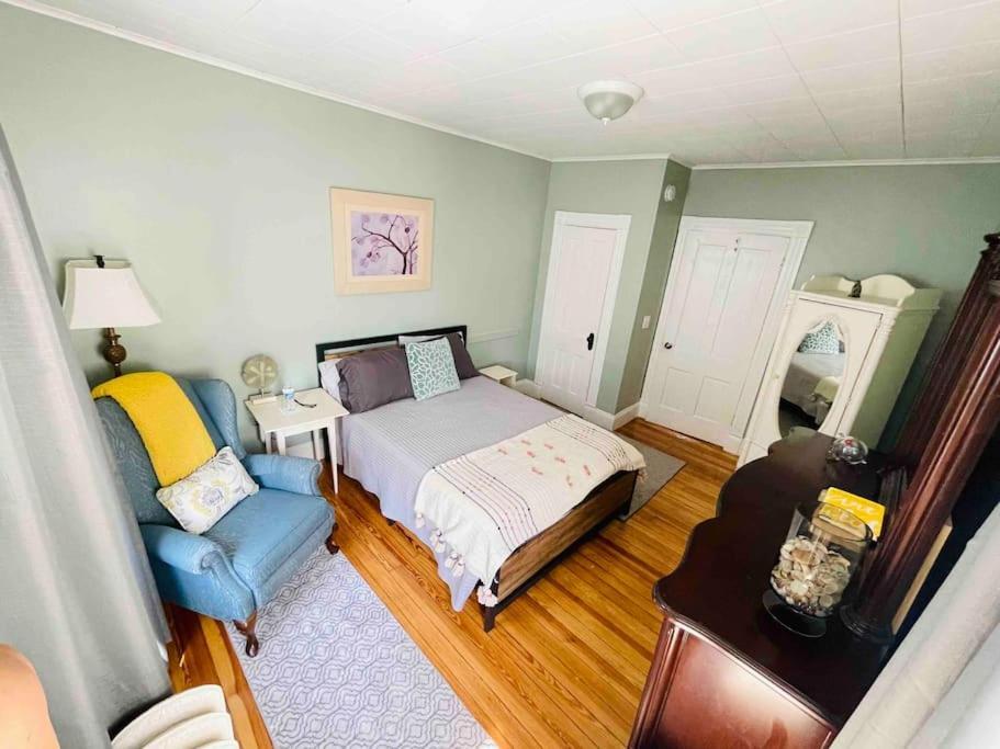 Delightful 2Br Apartment With Balcony - 15 Min From Mohegan Sun- Foxwoods Casinos & Mystic Нью-Лондон Экстерьер фото