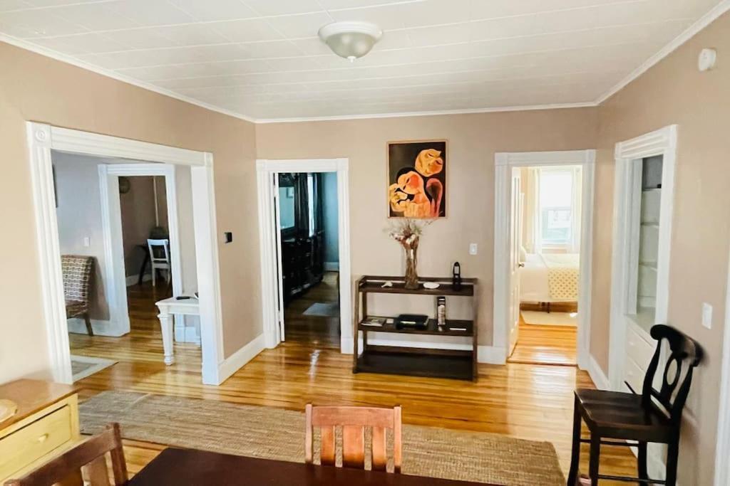 Delightful 2Br Apartment With Balcony - 15 Min From Mohegan Sun- Foxwoods Casinos & Mystic Нью-Лондон Экстерьер фото