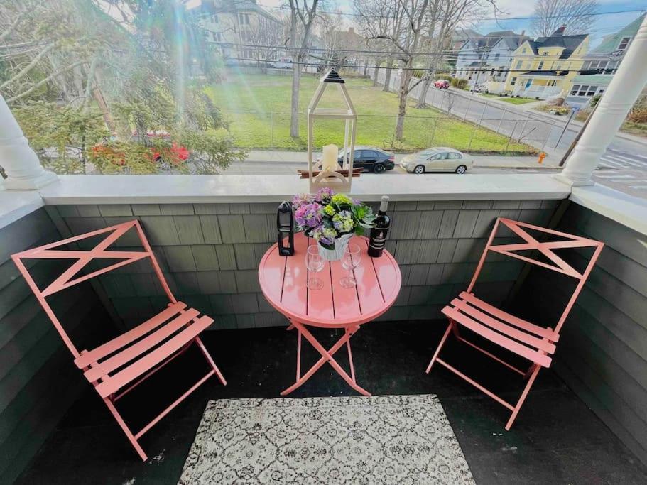 Delightful 2Br Apartment With Balcony - 15 Min From Mohegan Sun- Foxwoods Casinos & Mystic Нью-Лондон Экстерьер фото